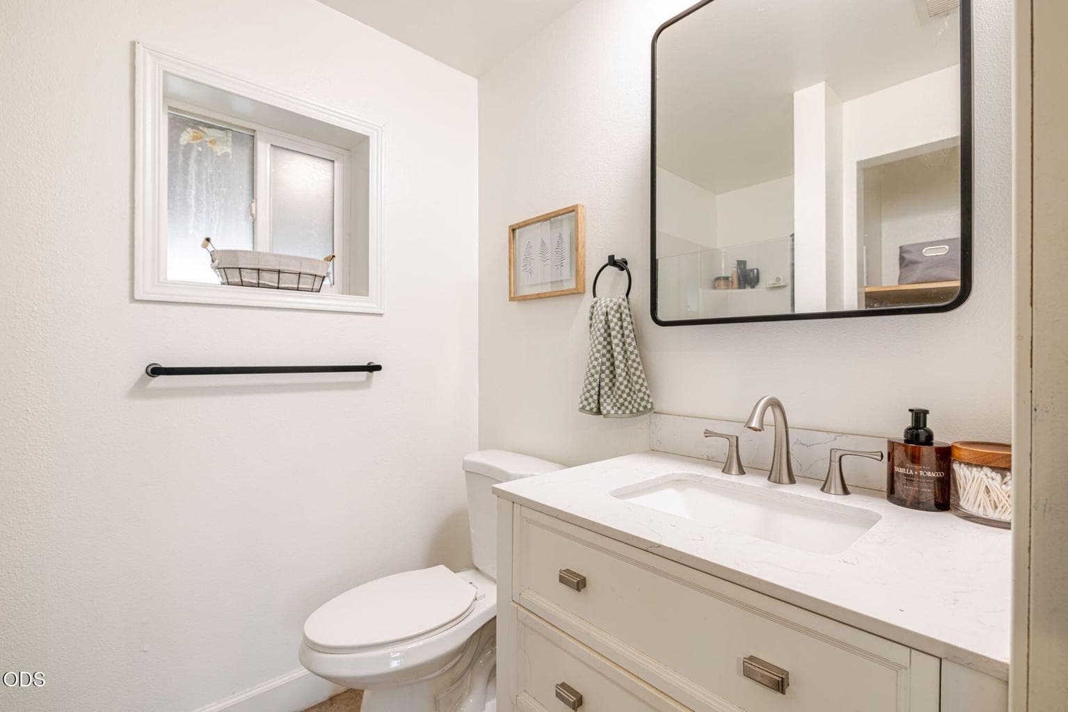 Photo of 136 G Street 5 of 30