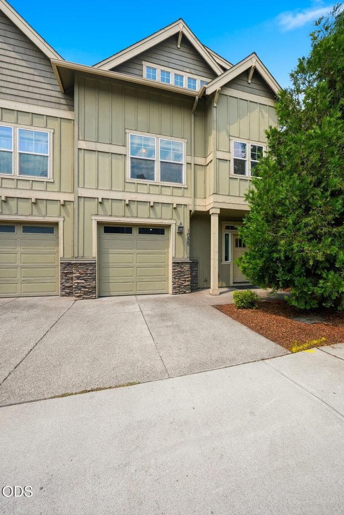 Photo of 1055 Leonel Lane 2 of 42