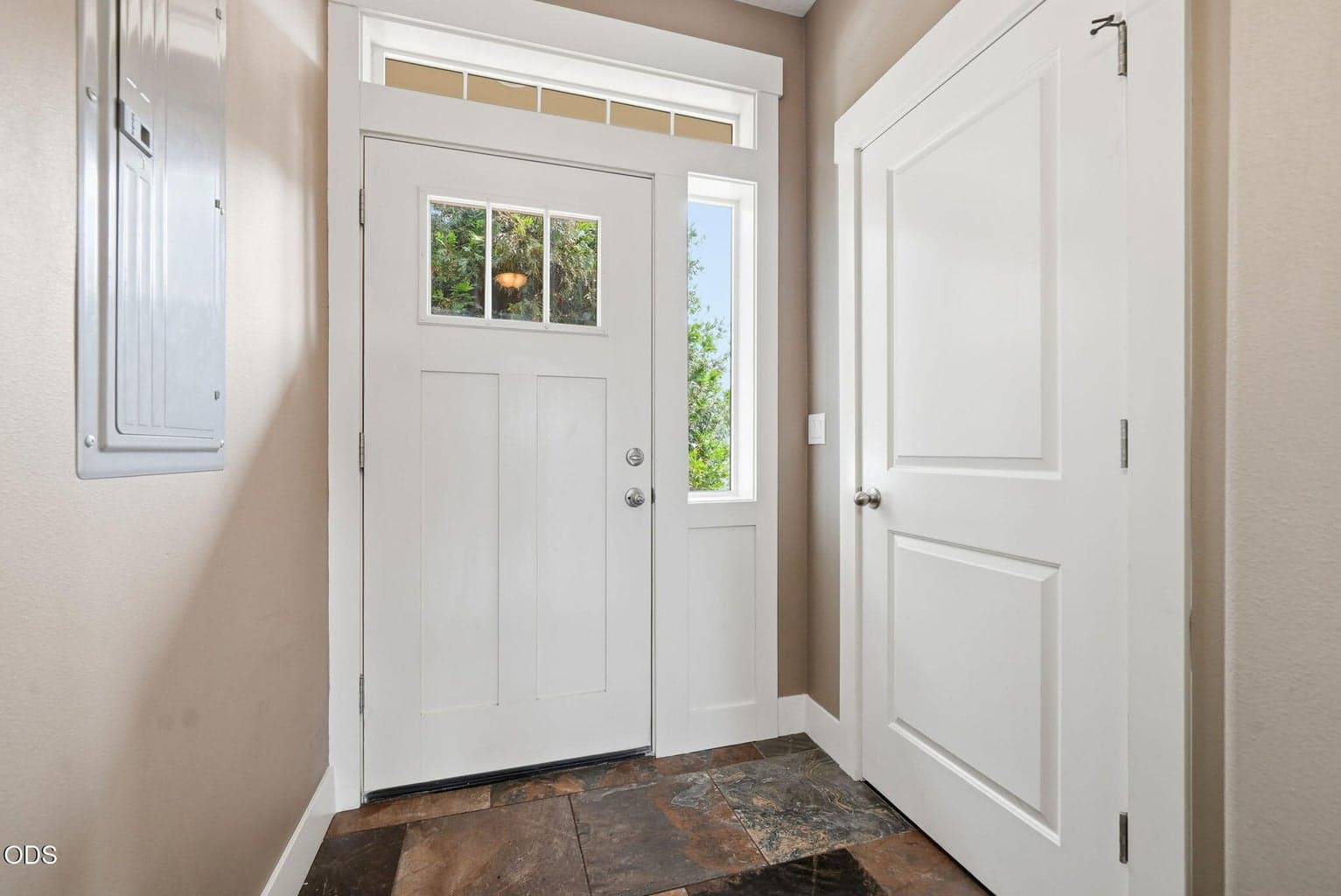 Photo of 1055 Leonel Lane 4 of 42