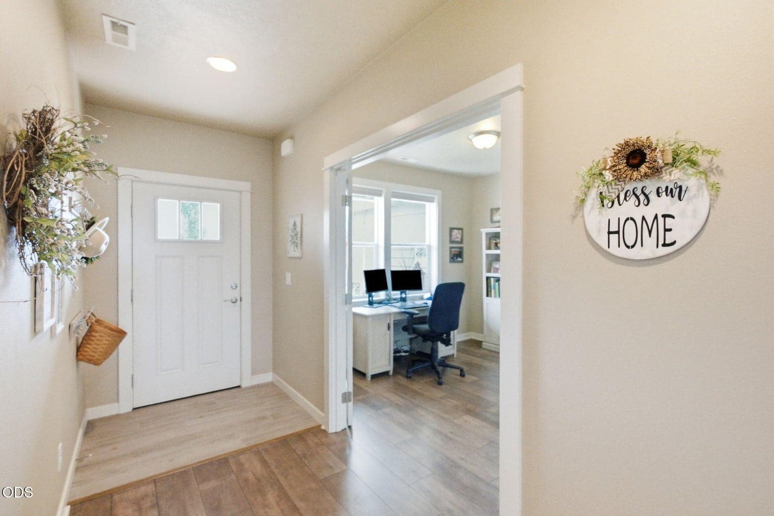 Photo of 4471 Majestic Avenue 4 of 33