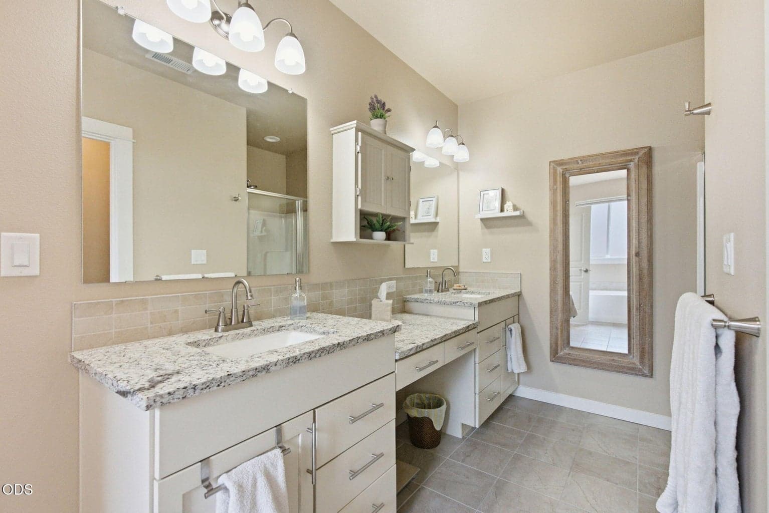 Photo of 4471 SW Majestic Avenue 18 of 36