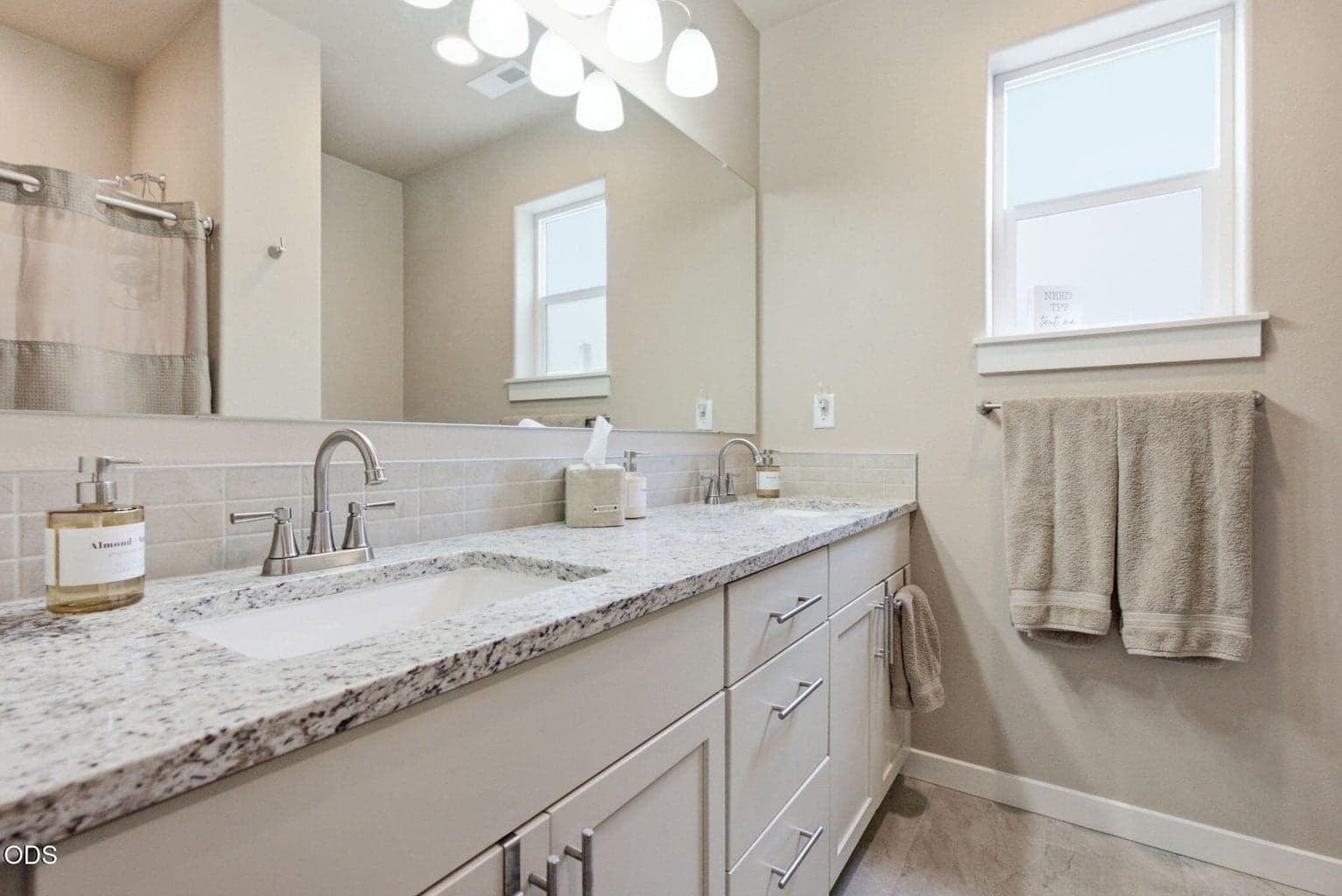 Photo of 4471 SW Majestic Avenue 21 of 36
