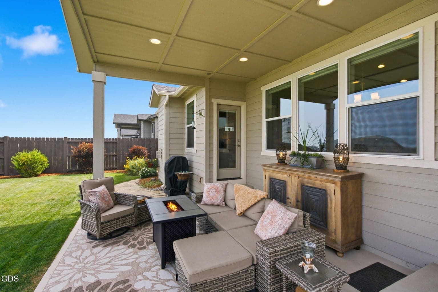 Photo of 4471 SW Majestic Avenue 27 of 36