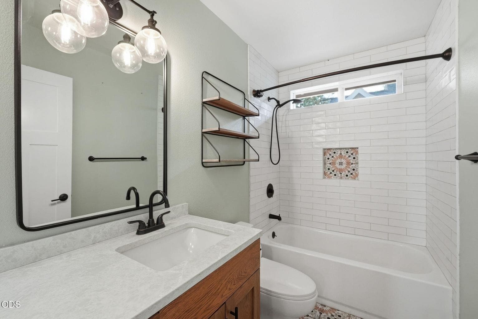 Photo of 1564 NW Elgin Avenue 24 of 37