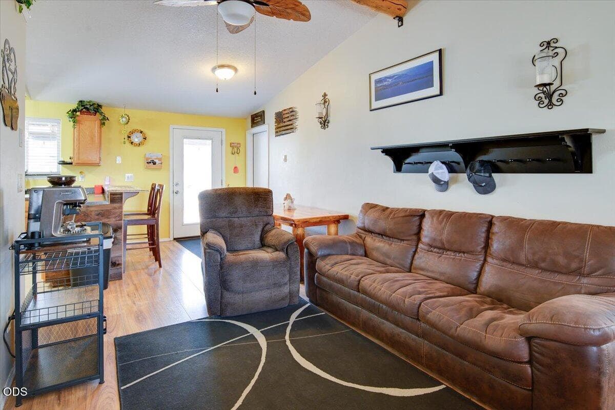 Photo of 3404 Pumice Avenue 4 of 29