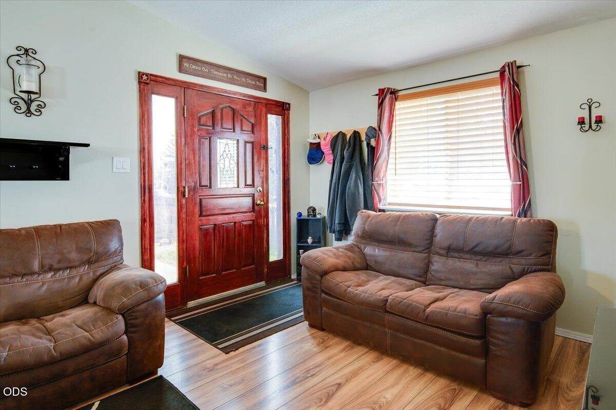 Photo of 3404 Pumice Avenue 5 of 29