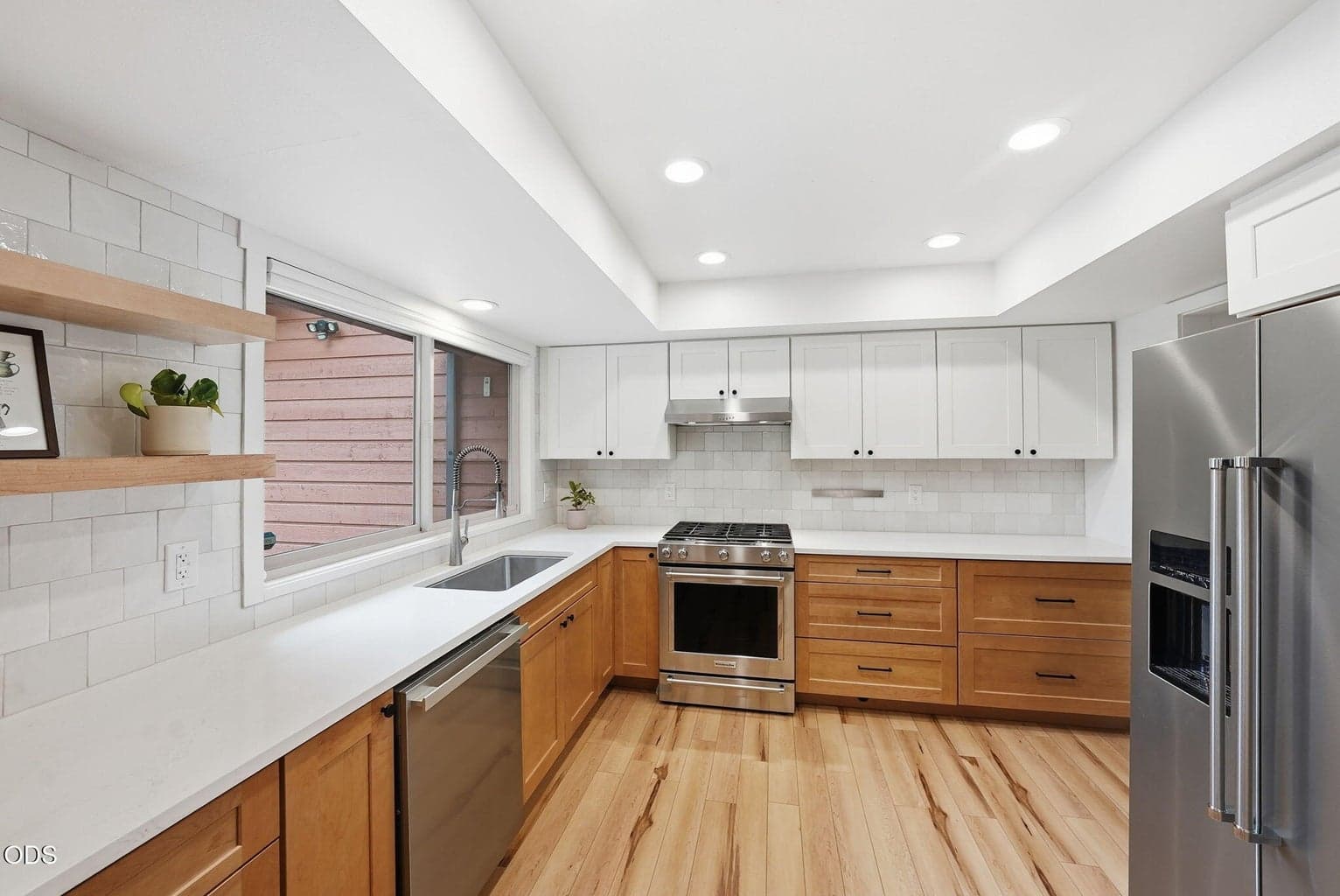 Photo of 2175 NE Kim Lane 8 of 46