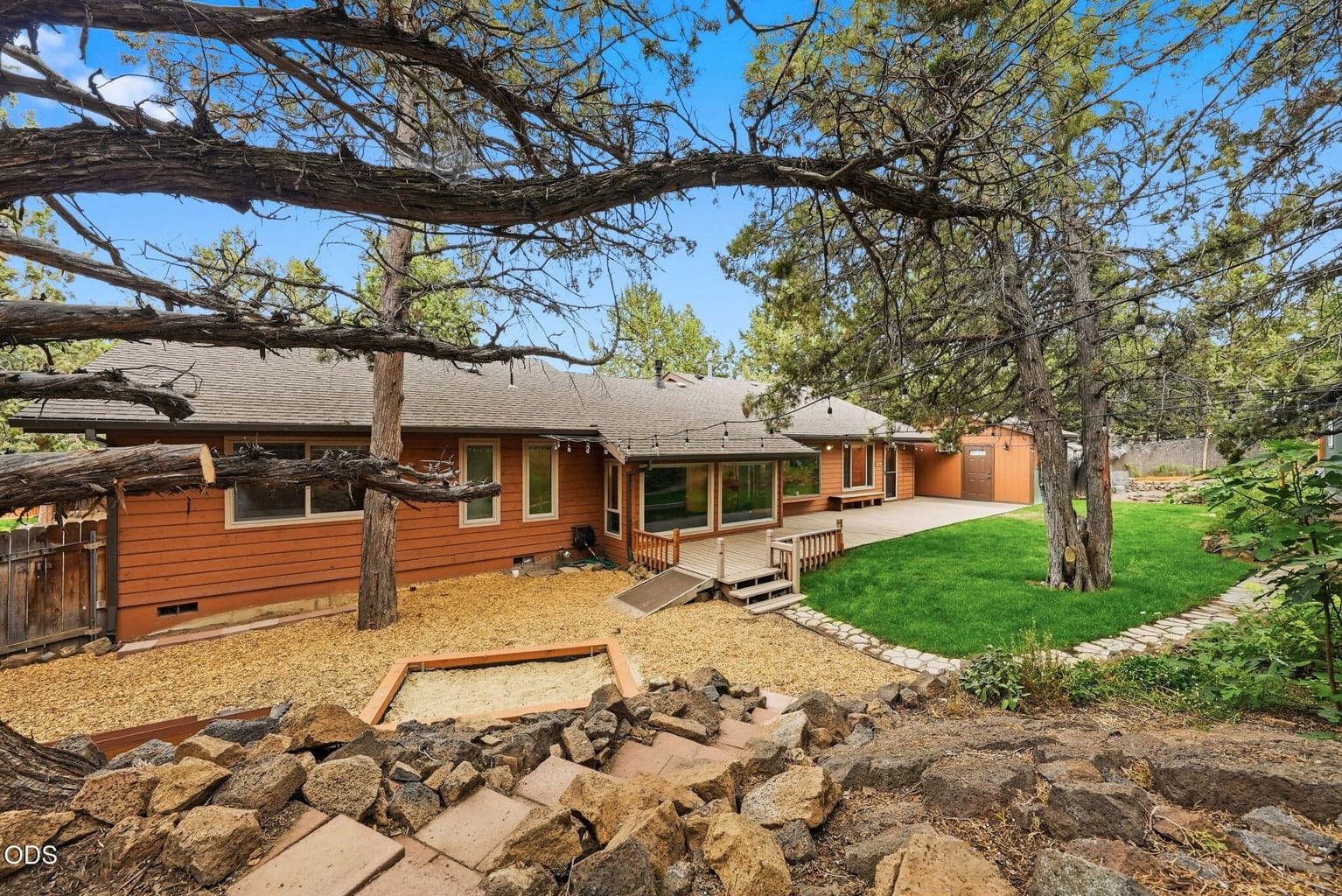 Photo of 2175 NE Kim Lane 31 of 46