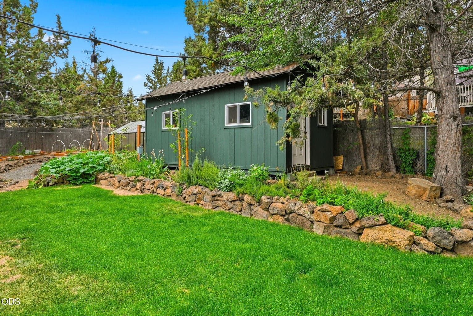 Photo of 2175 NE Kim Lane 33 of 46