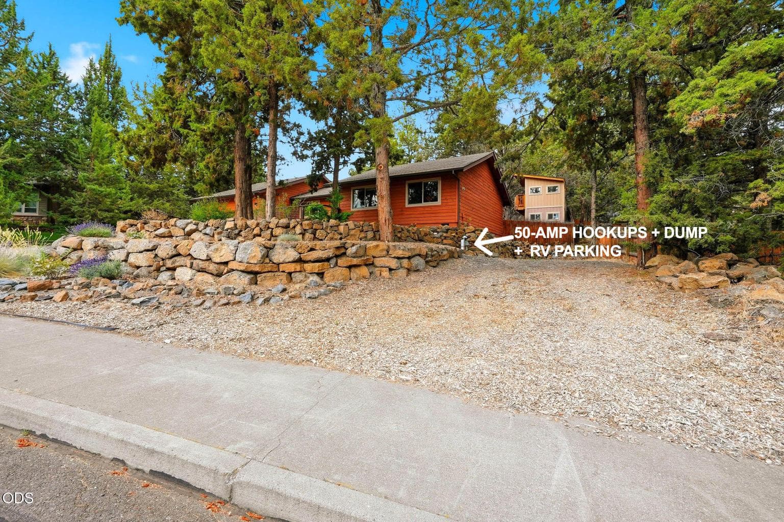 Photo of 2175 NE Kim Lane 39 of 46