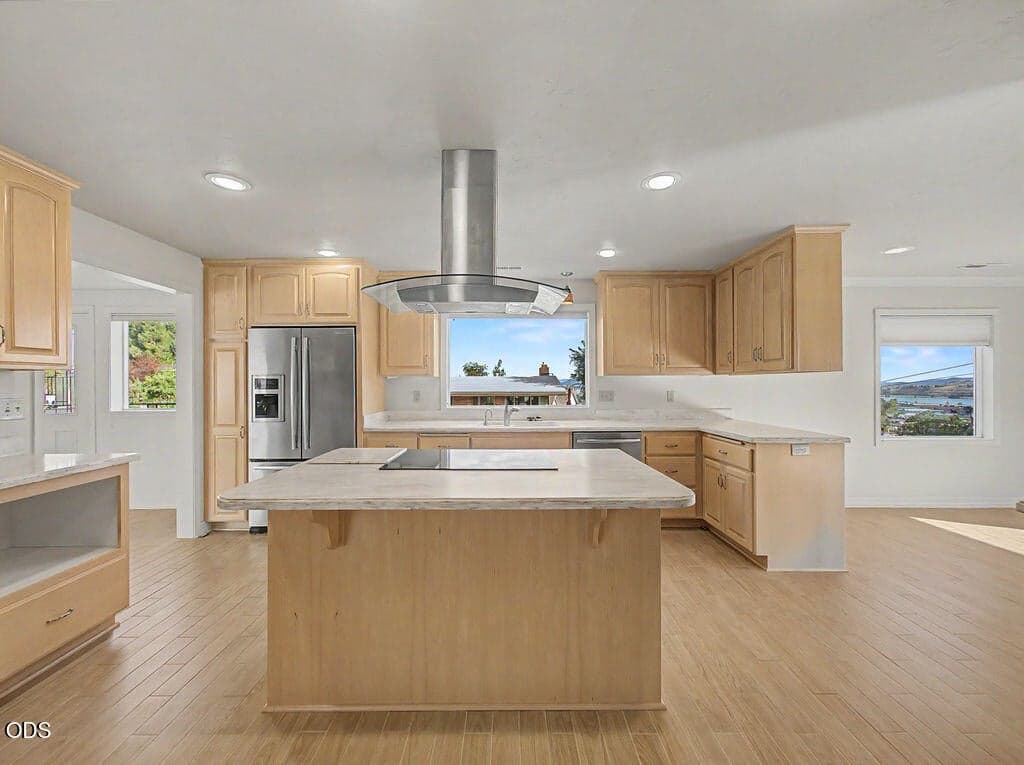 Photo of 605 Hillside Avenue 4 of 35
