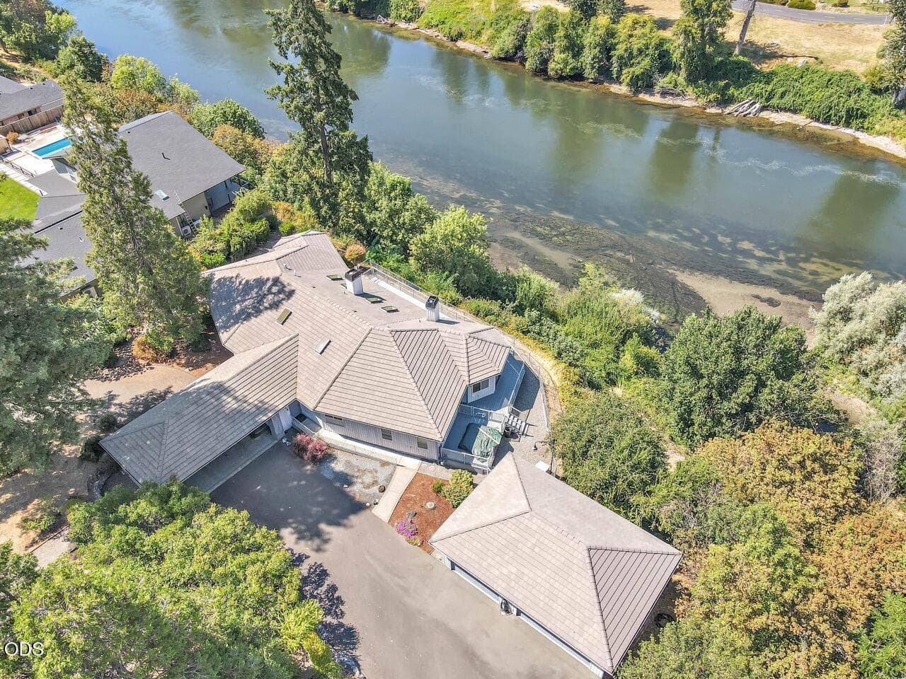 Photo of 1282 Shady Lane 1 of 65
