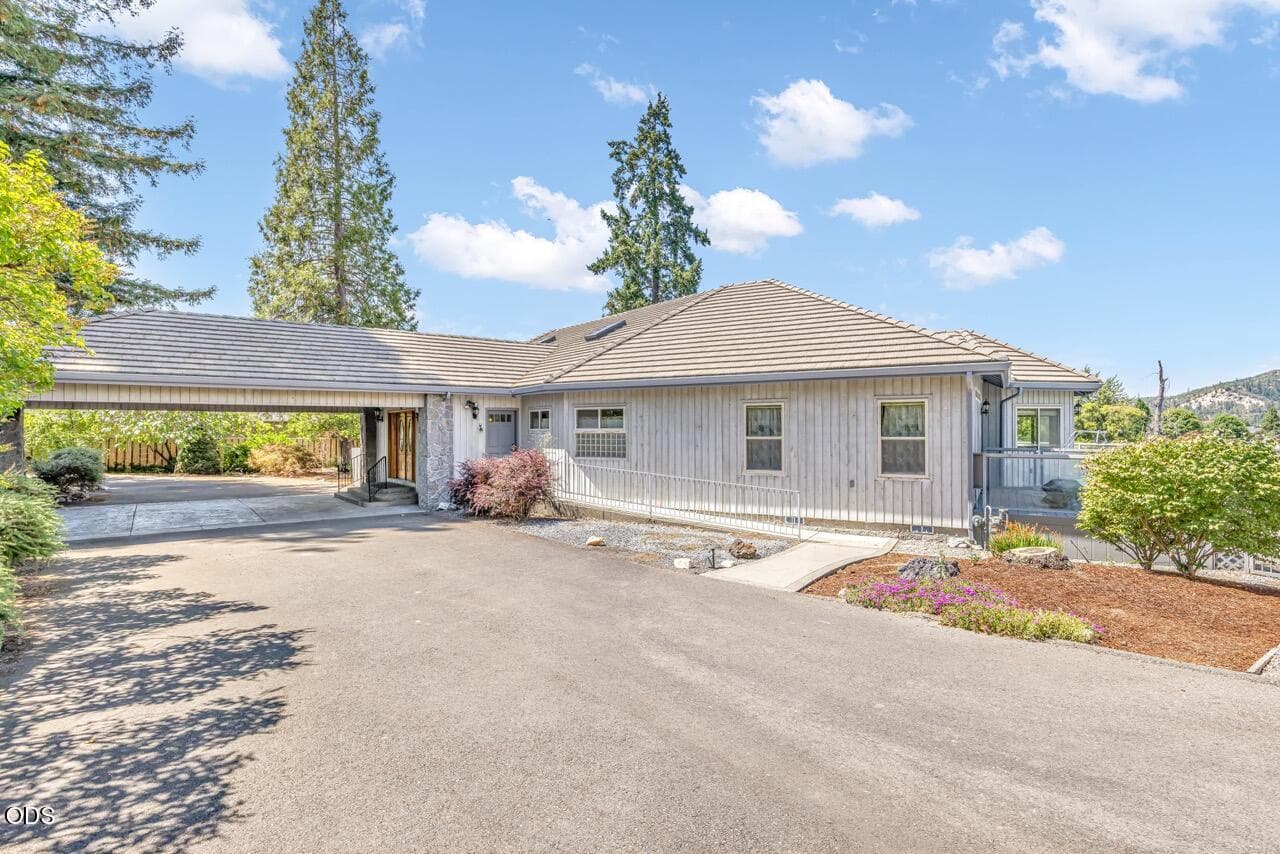 Photo of 1282 Shady Lane 3 of 65