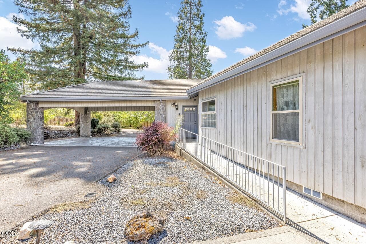 Photo of 1282 Shady Lane 4 of 65
