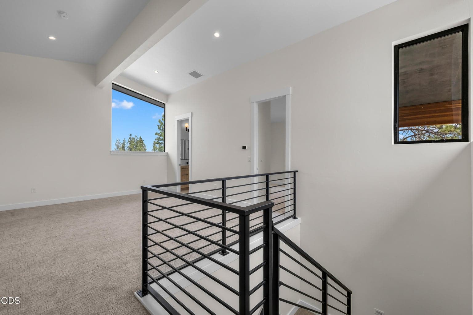 Photo of 62531 NW Woodsman Loop 31 of 58