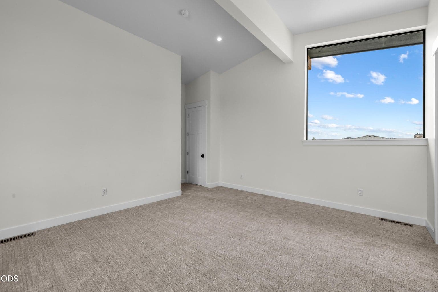 Photo of 62531 NW Woodsman Loop 32 of 58