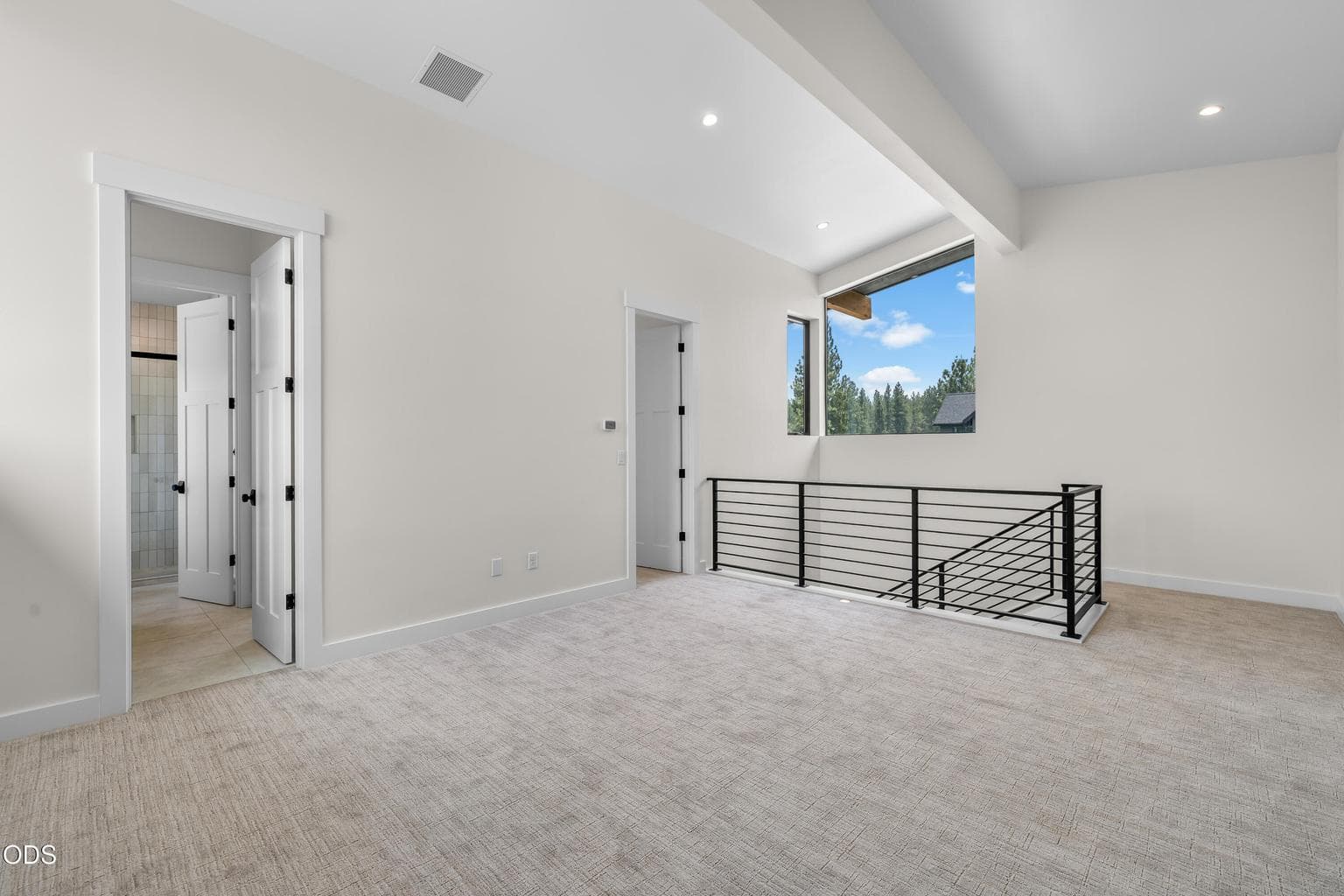 Photo of 62531 NW Woodsman Loop 33 of 58