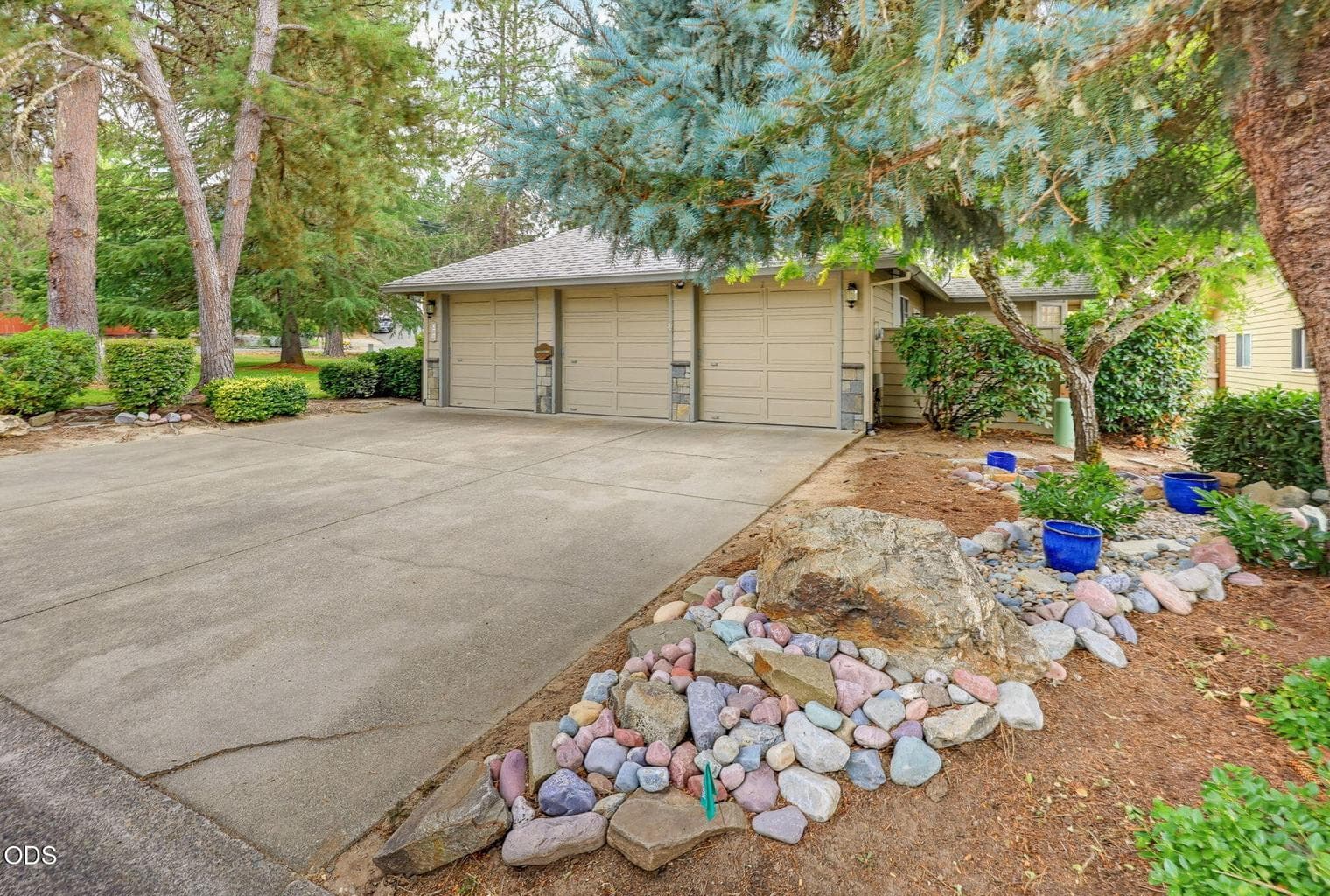 Photo of 100 Twisted Pine Drive 3 of 45