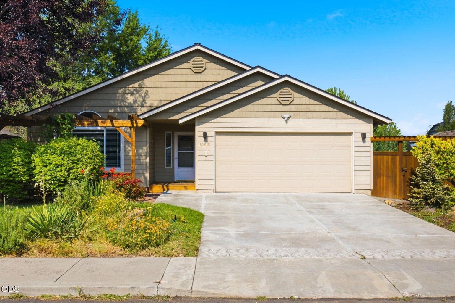 62815 Snowcap Court, Bend, OR, 97701 property photo