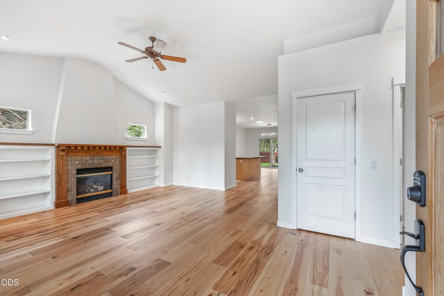 Photo of 1235 Fort Clatsop Street 3 of 34