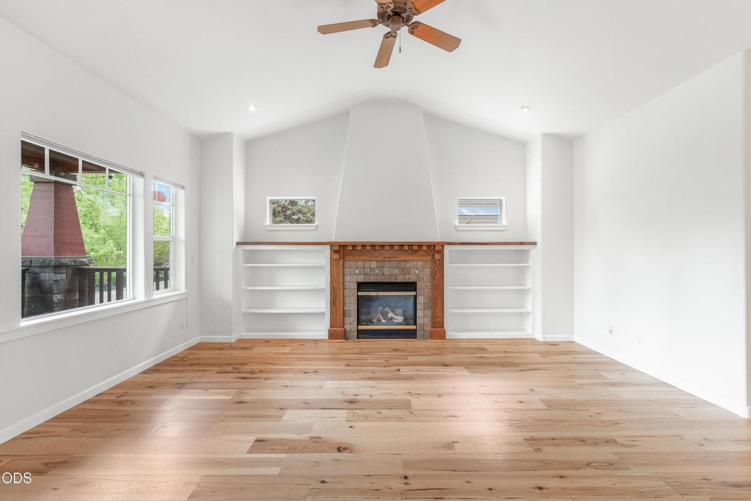 Photo of 1235 Fort Clatsop Street 4 of 34