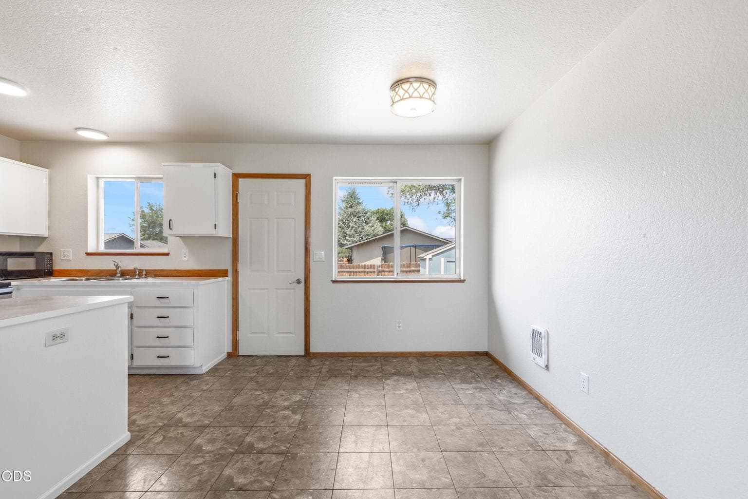 Photo of 2943 SW Pumice Place 9 of 24