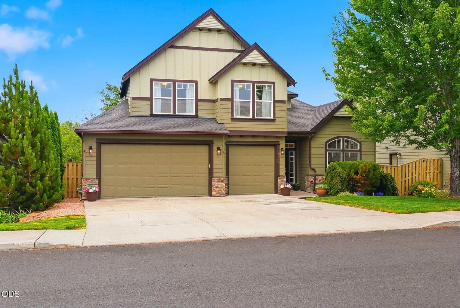Photo of 2765 49th Street 2 of 56