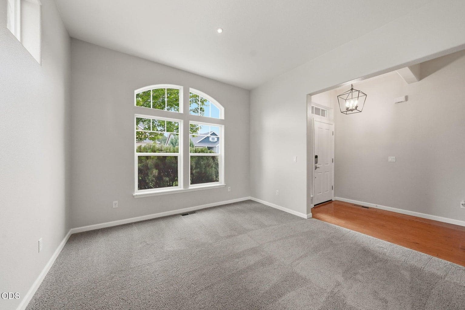 Photo of 2765 SW 49th Street 7 of 56