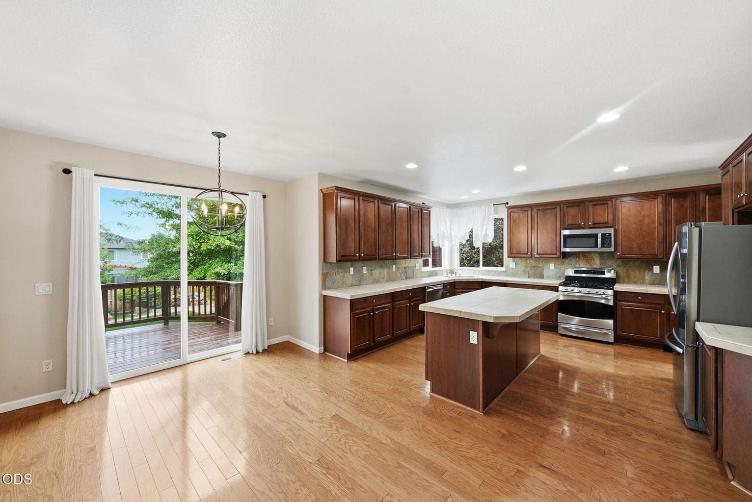 Photo of 2765 SW 49th Street 16 of 56