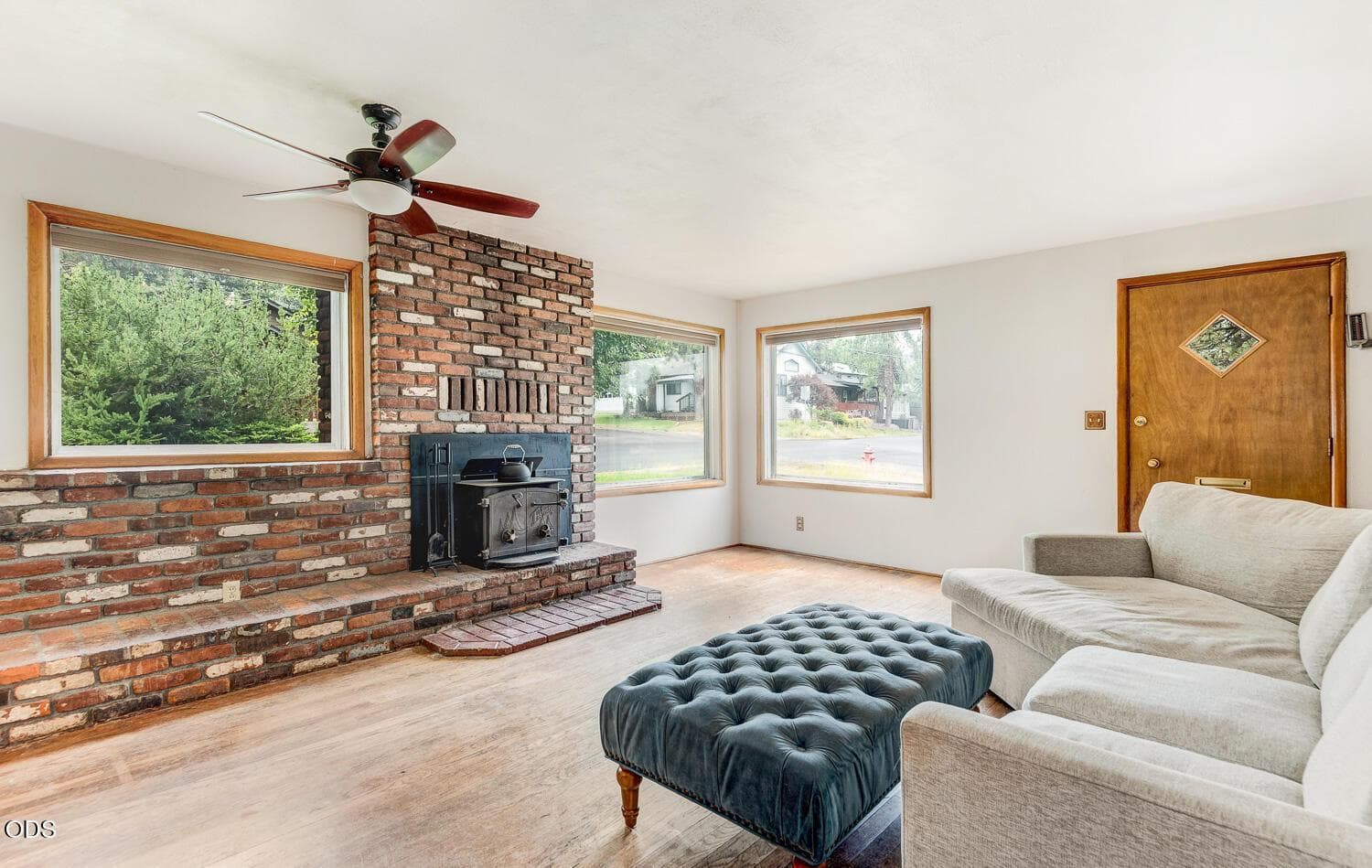Photo of 1251 NW Jacksonville Avenue 7 of 14