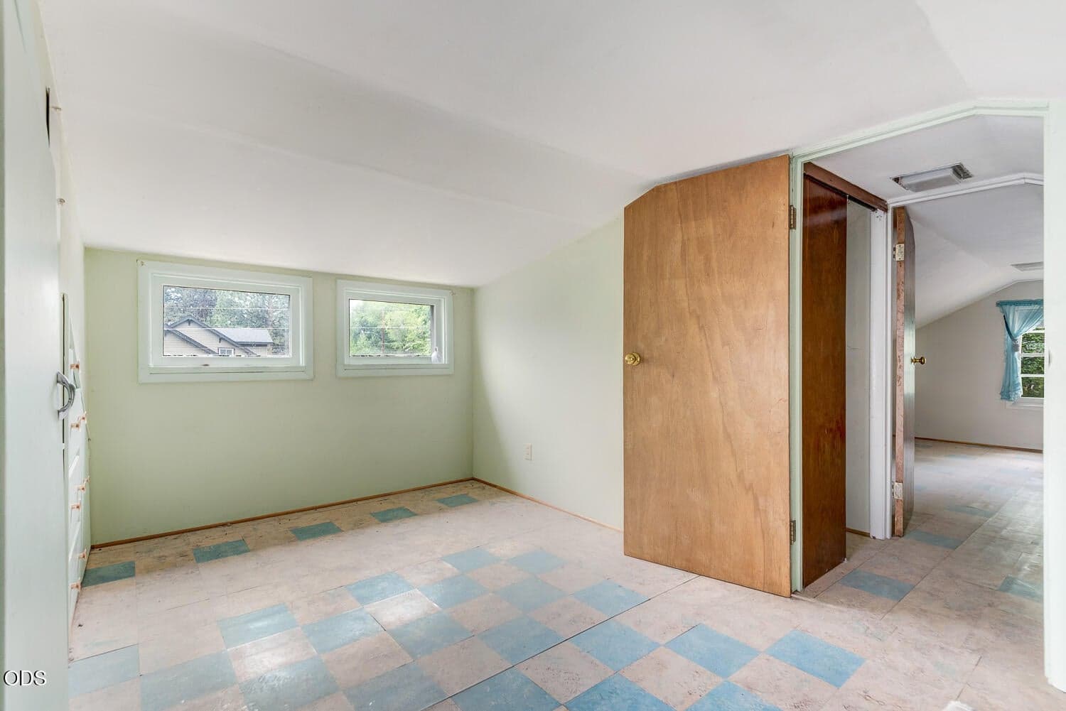 Photo of 1251 NW Jacksonville Avenue 12 of 14