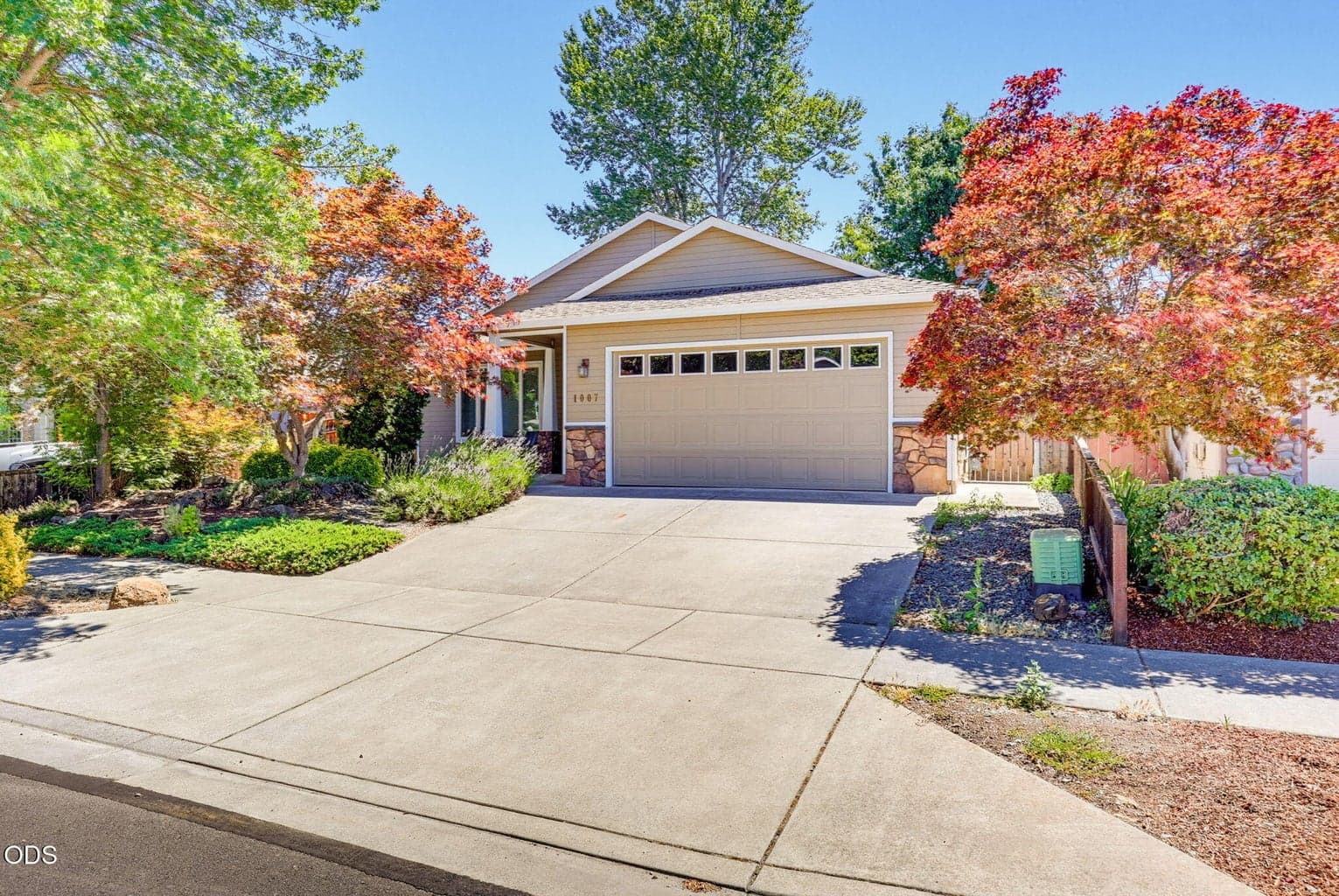 Photo of 1007 Highbury Drive 1 of 31