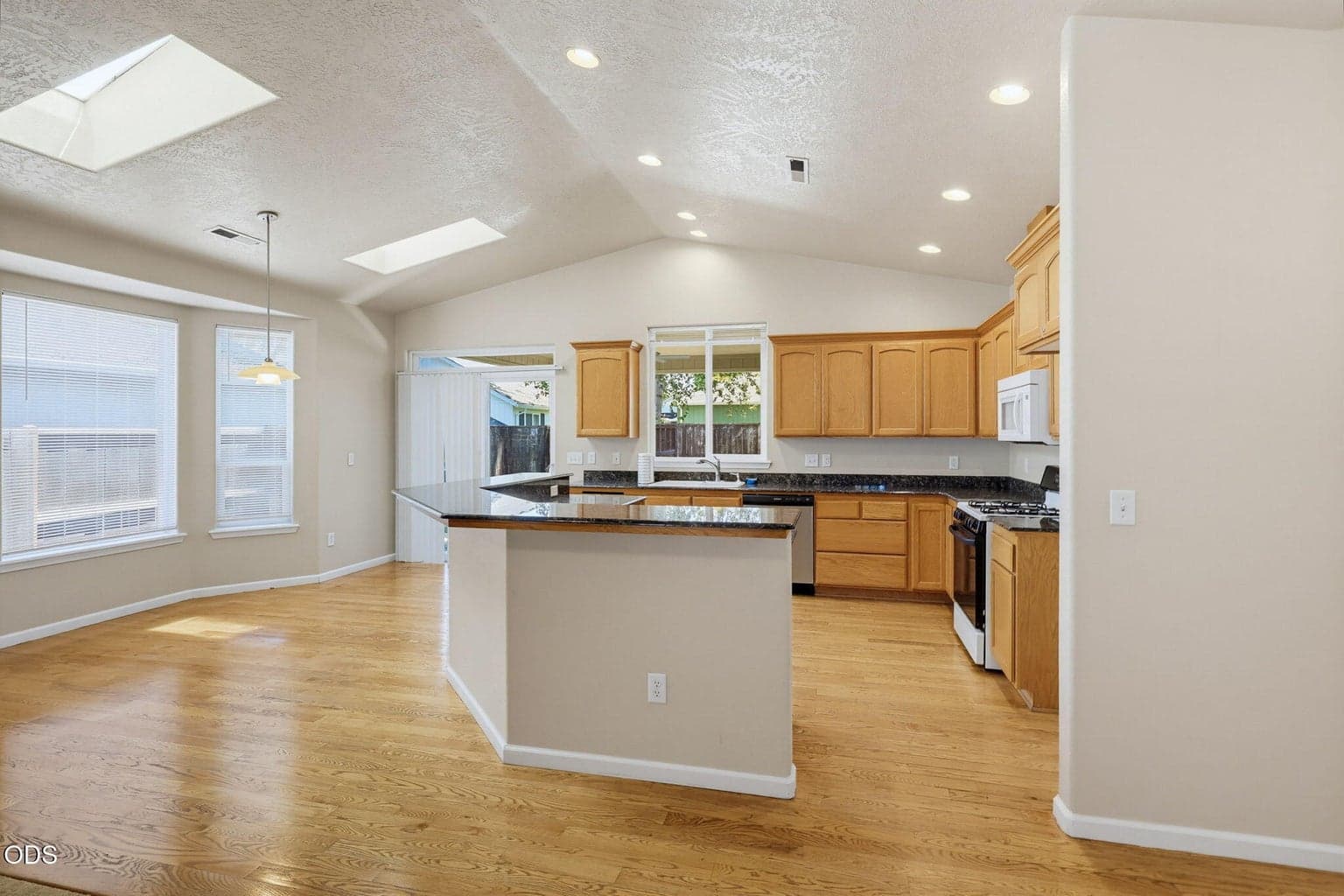 Photo of 1007 Highbury Drive 4 of 31