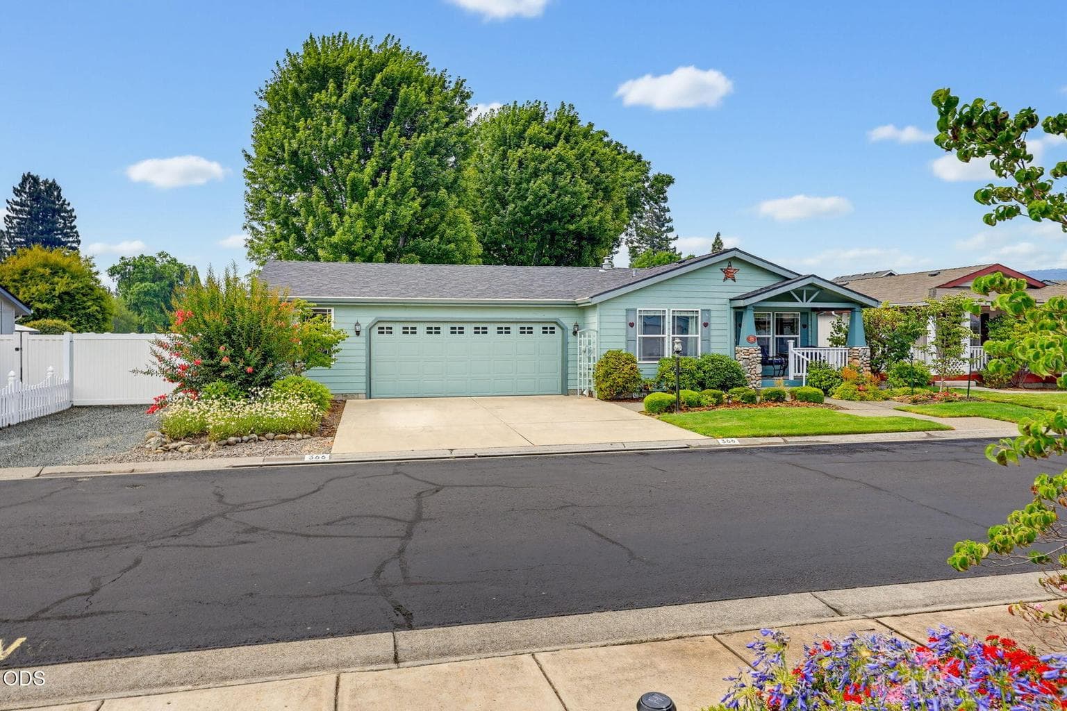 Photo of 366 Marian Avenue 1 of 35