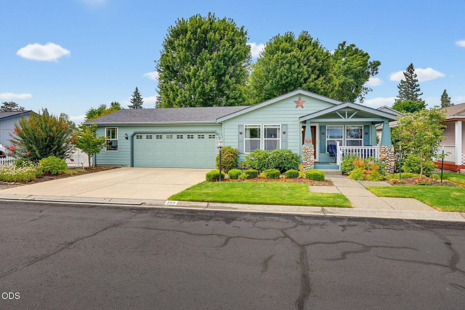 Photo of 366 Marian Avenue 2 of 35