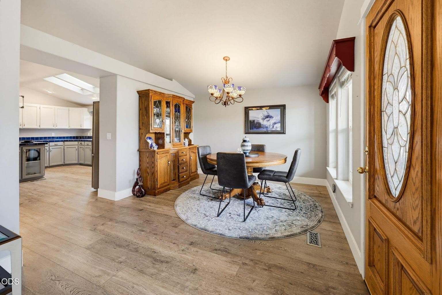Photo of 366 Marian Avenue 4 of 35