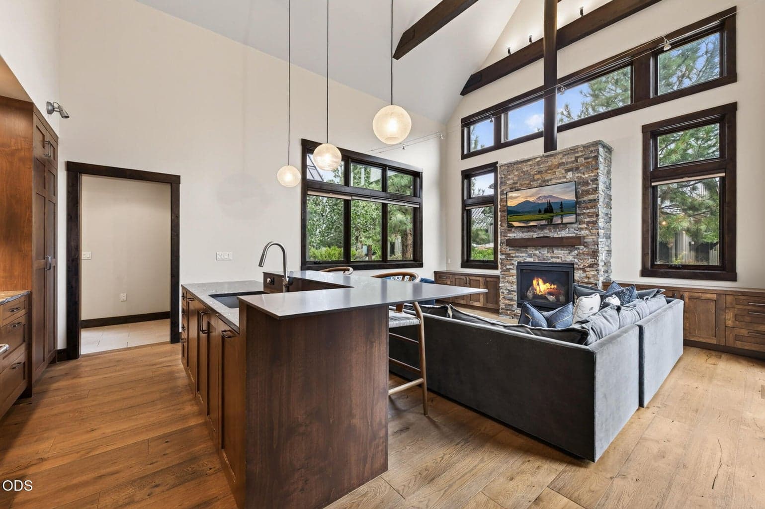 Photo of 19374 Bonney Lane 14 of 43