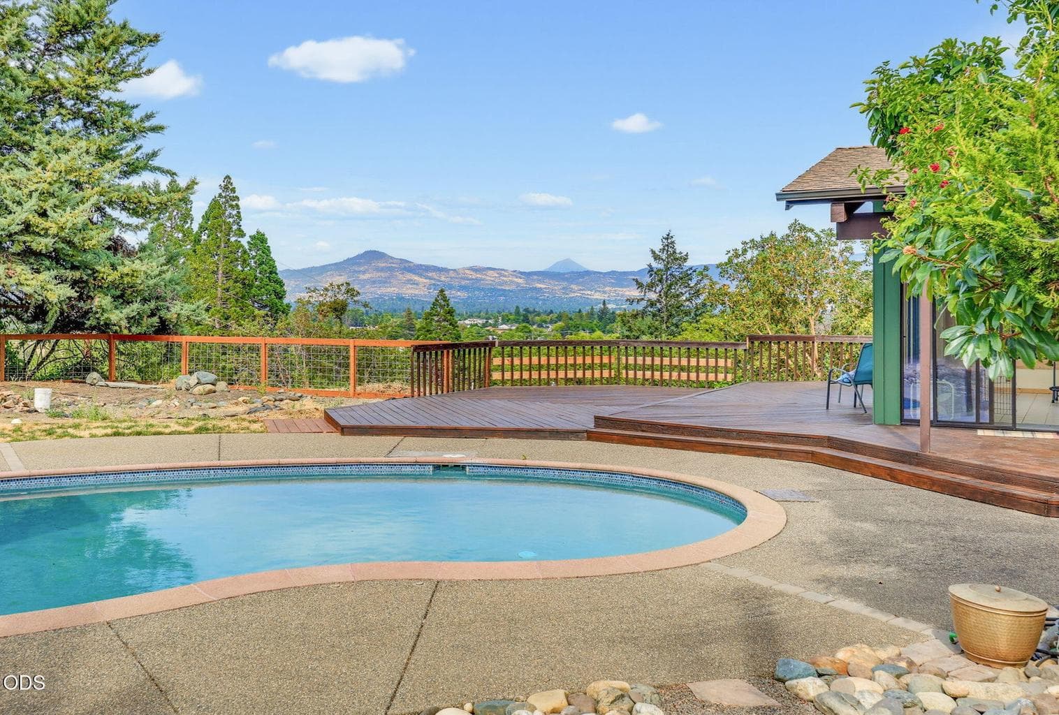 Photo of 2076 Jasmine Avenue 1 of 47