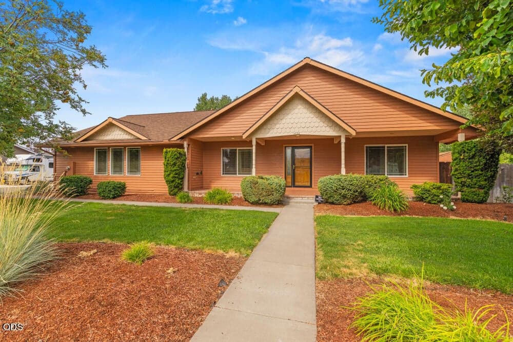 Photo of 2640 Nile Street 1 of 50