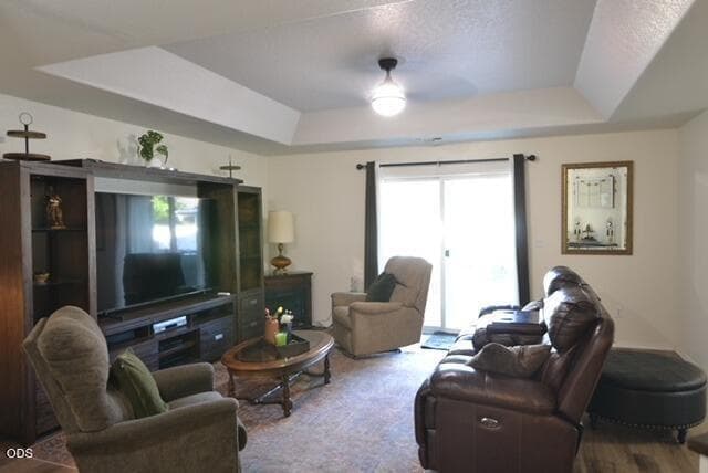 Photo of 450 Saint Clair Way 5 of 23