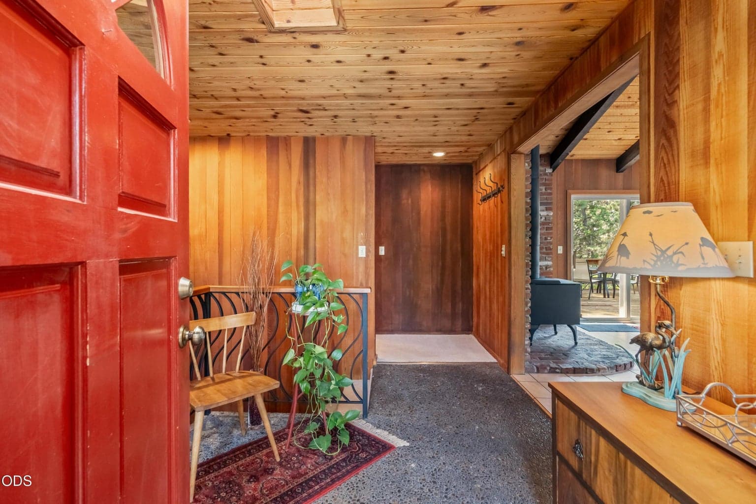 Photo of 733 Saginaw Avenue 2 of 38