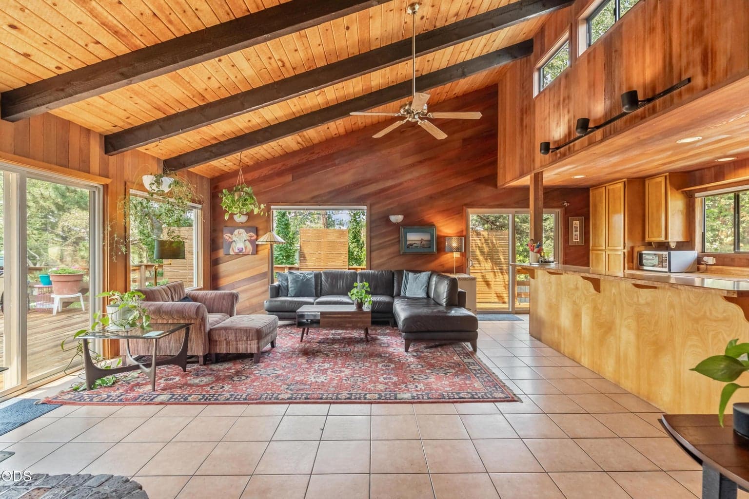 Photo of 733 Saginaw Avenue 3 of 38