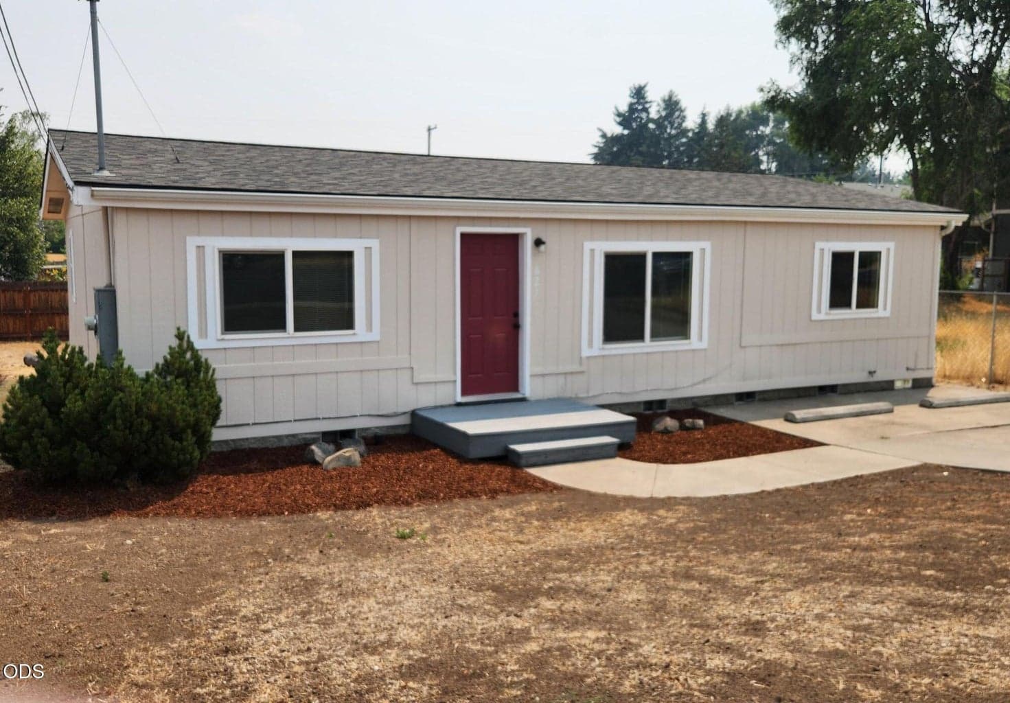 Photo of 623 2nd Street 2 of 18