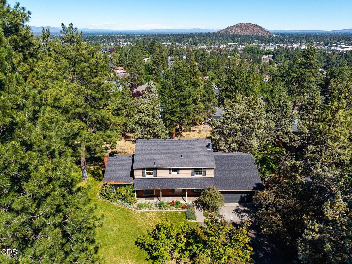 Photo of 2258 6th Street 3 of 54