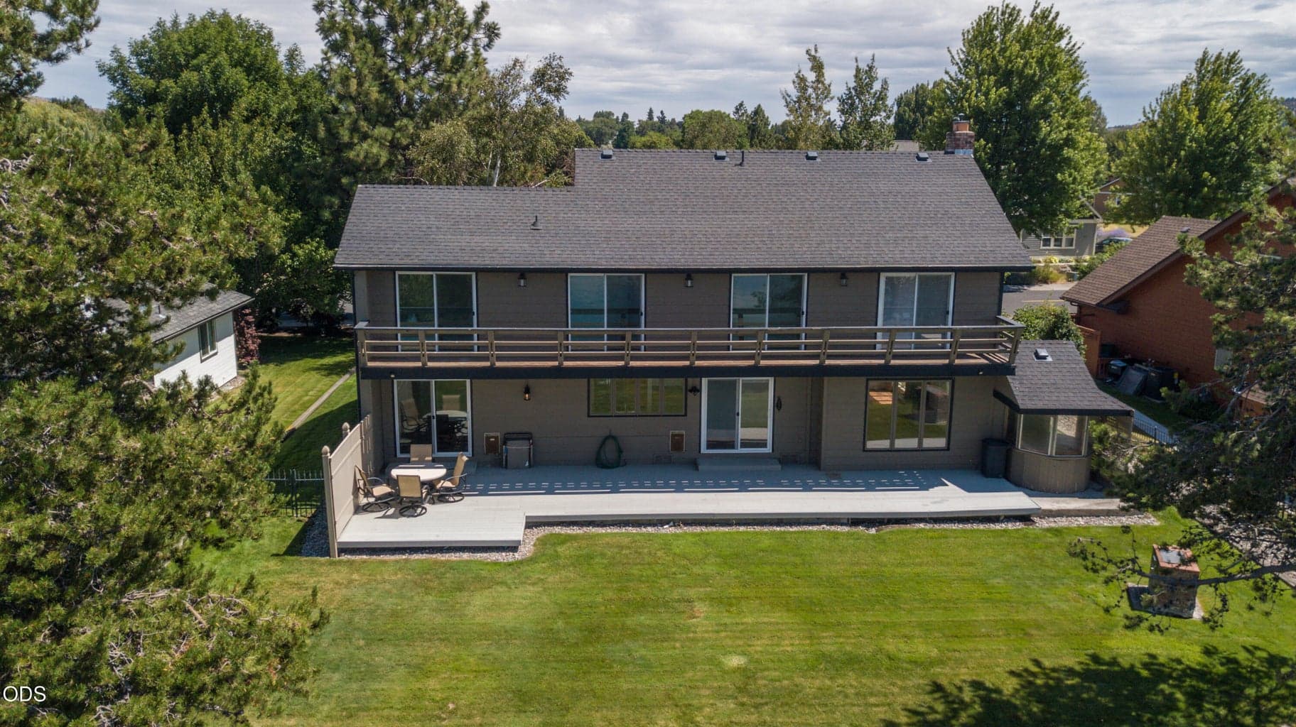 Photo of 2936 Front Street 4 of 95