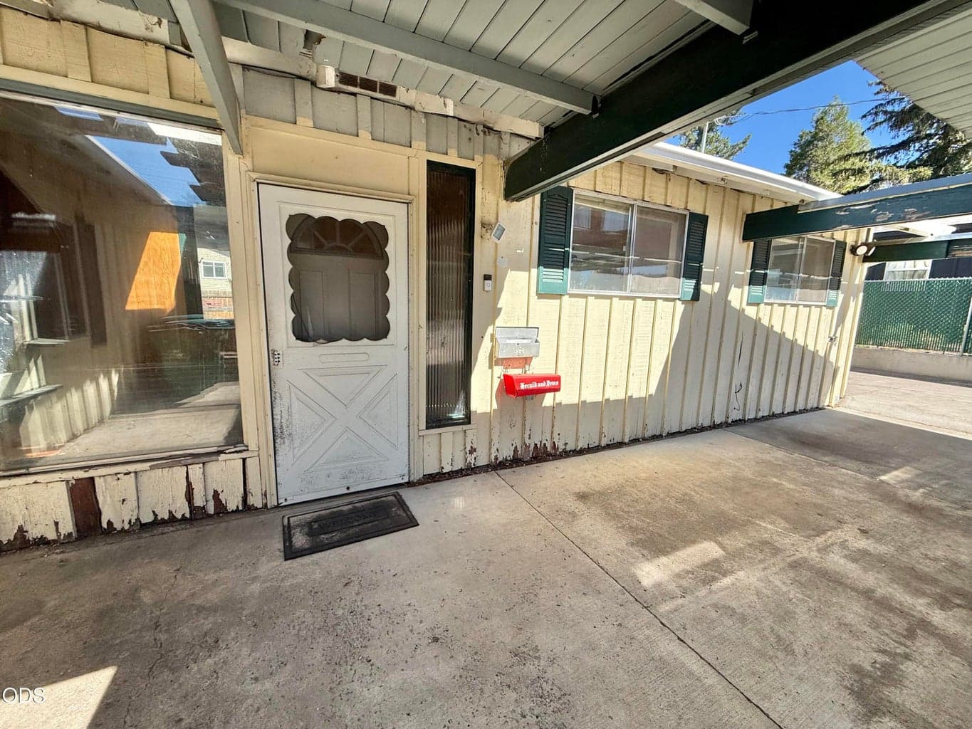 Photo of 705 Doty Street 2 of 17
