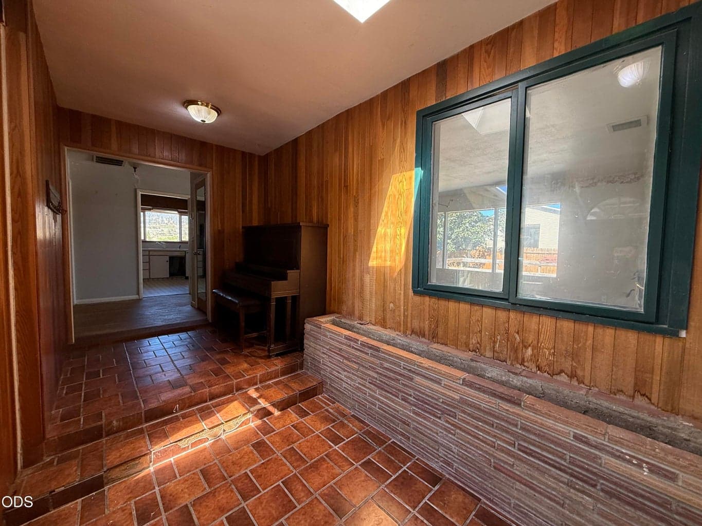 Photo of 705 Doty Street 3 of 17