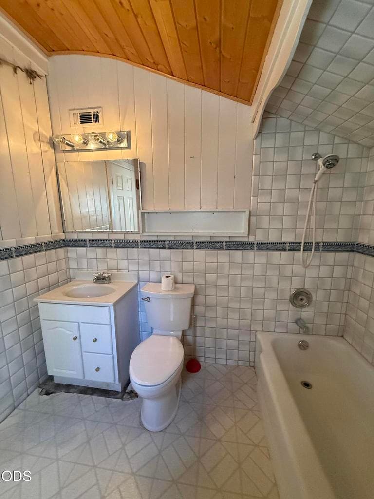 Photo of 705 Doty Street 4 of 17