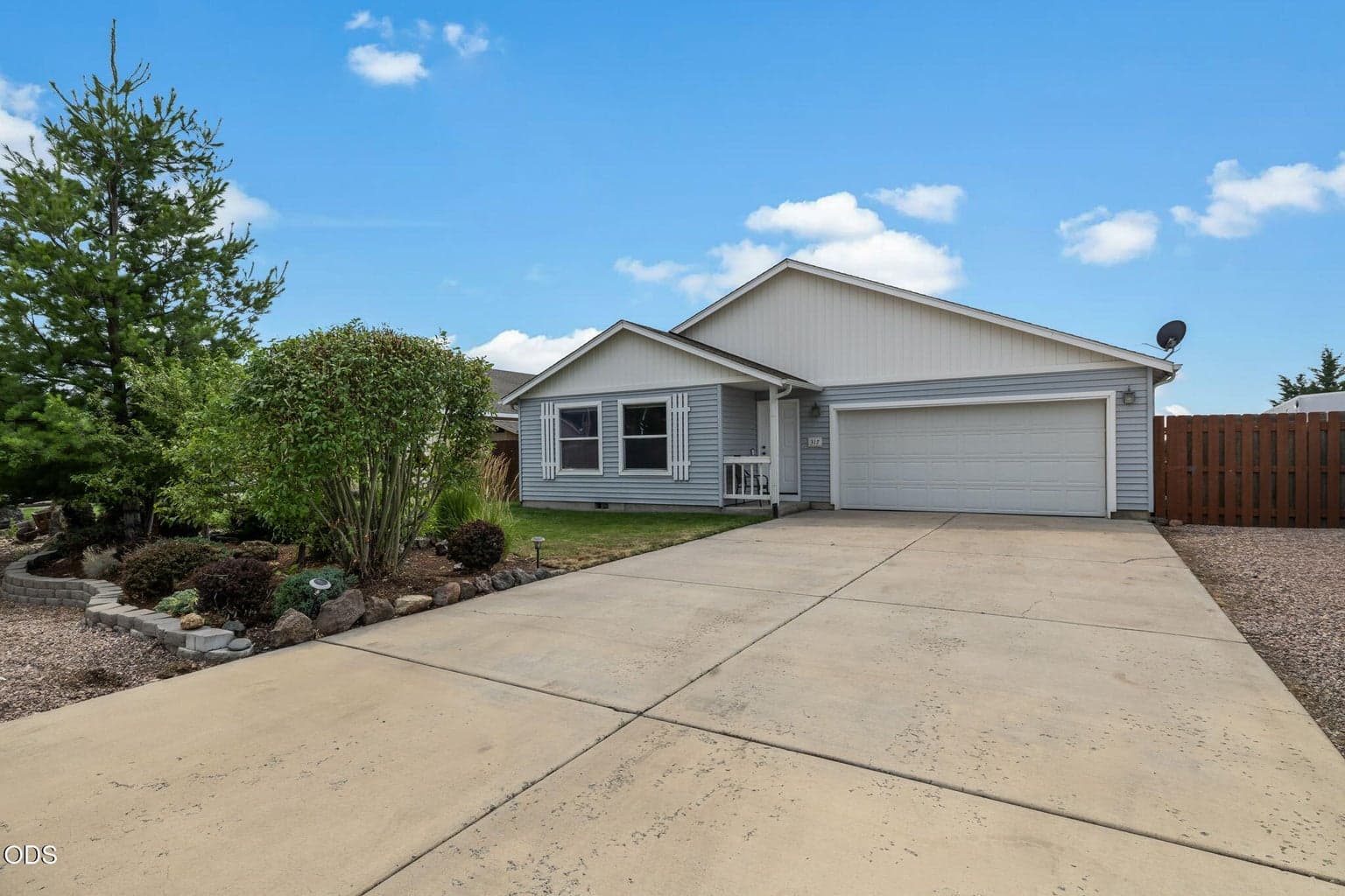 Photo of 317 Center Ridge Drive 1 of 19