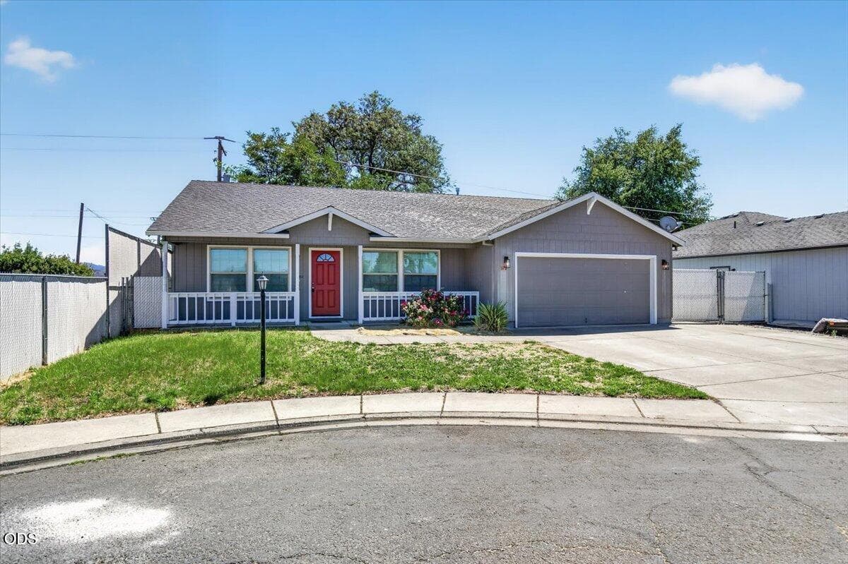 Photo of 372 Sandi Way 1 of 25